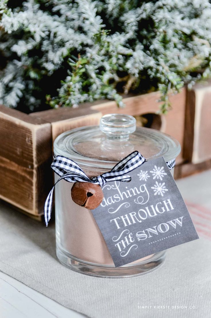 Affordable Gift Ideas | Hot Chocolate Gift Jar & Tag | simplykierste.com