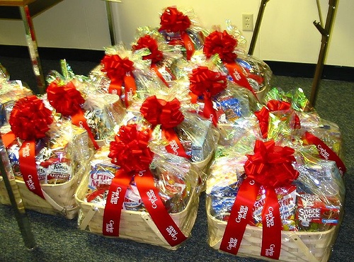 CORPORATE GIFT BASKETS    Like, share corporate gifts