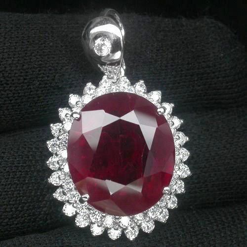 A Vintage Natural 34.98CT Oval Cut Blood Red Ruby Pendant Necklace