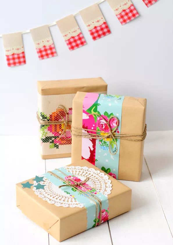Beautiful gift wrap accents