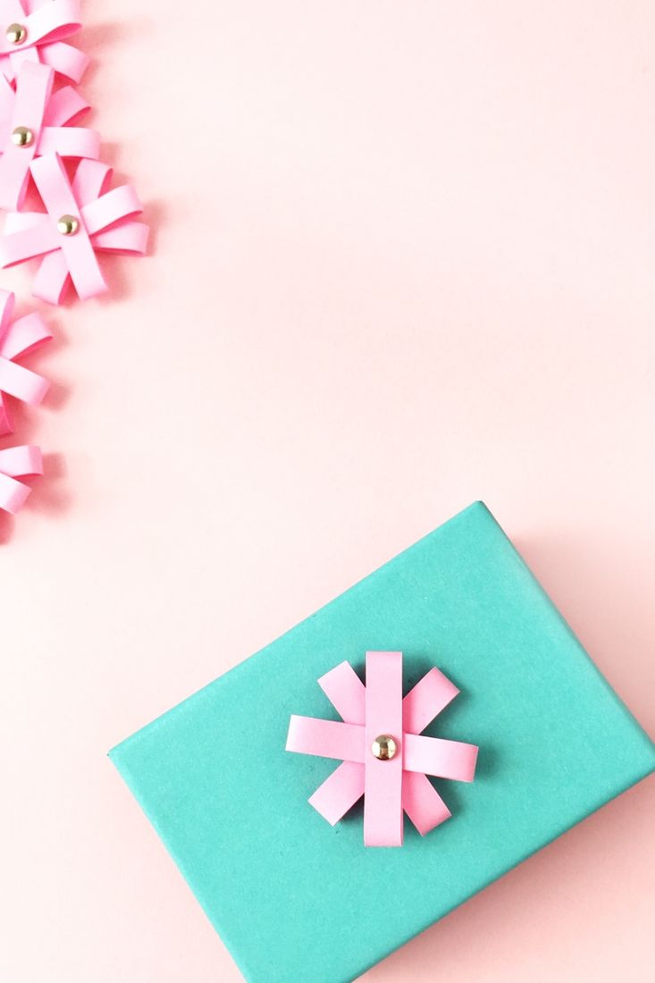 DIY Mini Paper Flower Toppers - Maritza Lisa: Create these mini paper flower top...