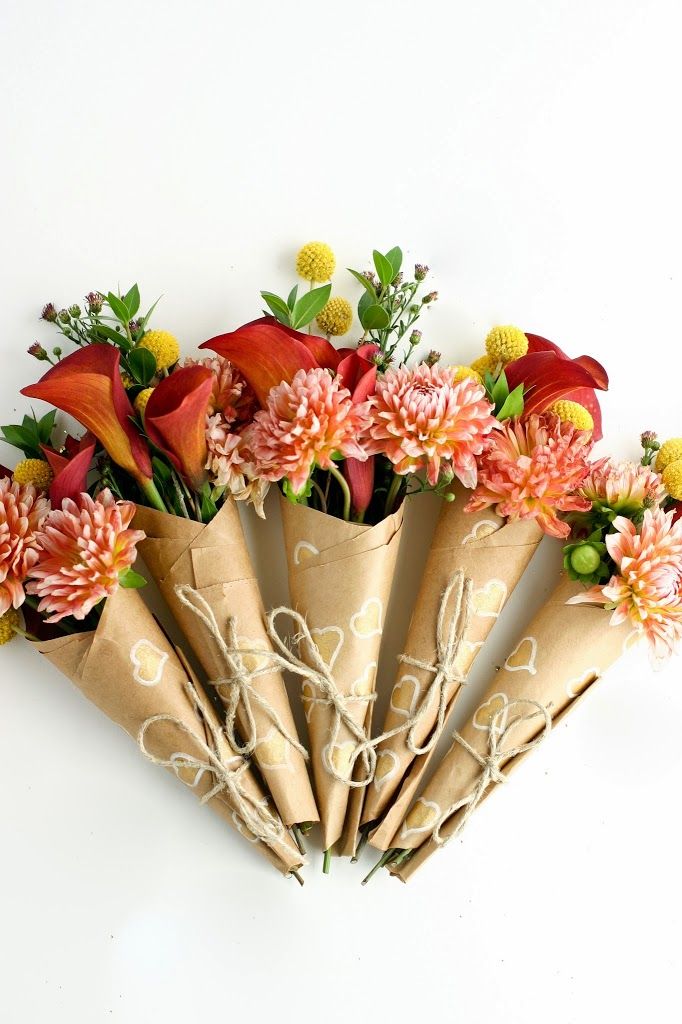 Spread Some Surprise Love - How to Wrap A Mini-Bouquet of Thanks DIY - Flax & Tw...