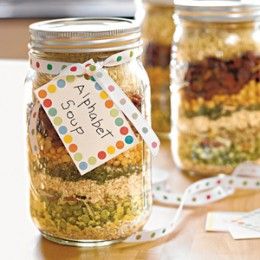 Lots of great ideas for Christmas gift dried meals in a jar