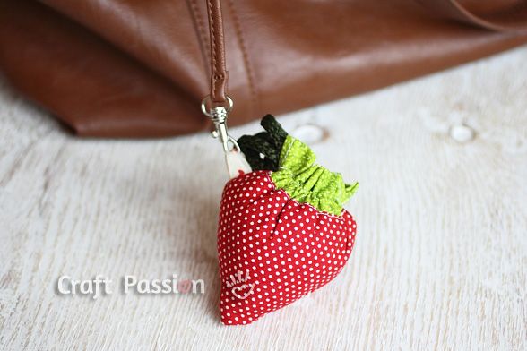 un sac pour faire les courses rangé dans une fraise
