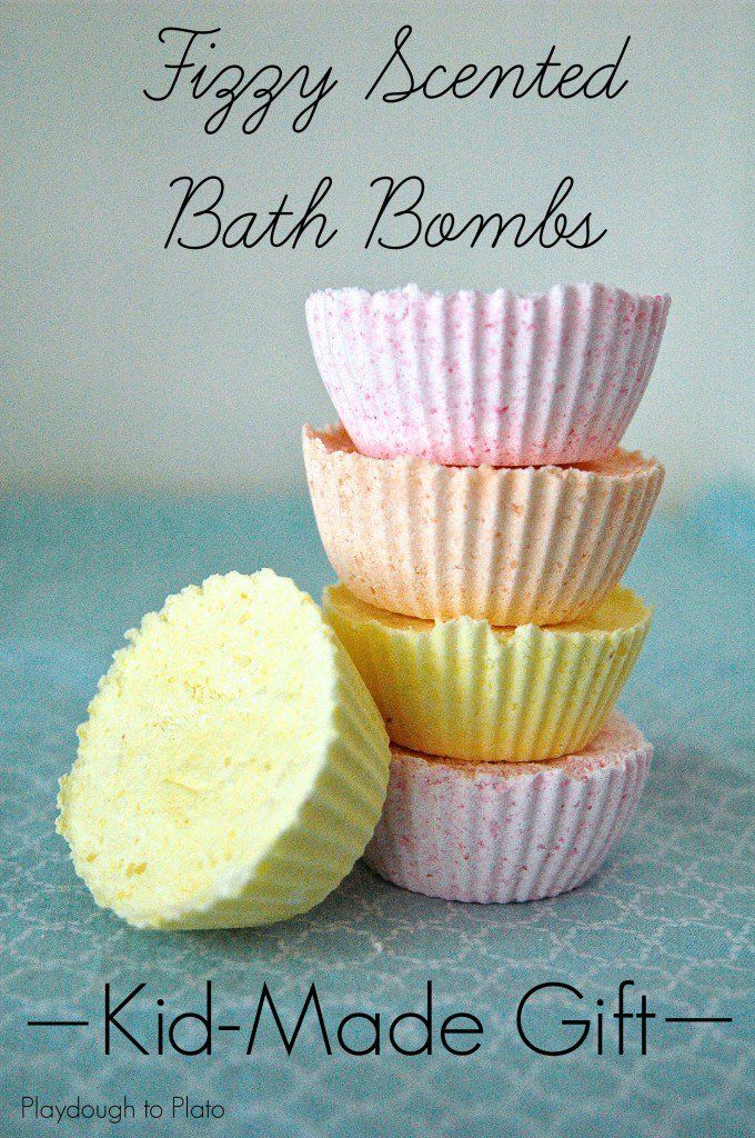 Awesome Kid-Made Gift Idea. Make Fizzy Scented Bath Bombs for Mother's Day!