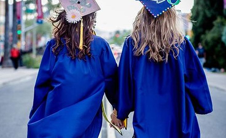 25 Perfect Graduation Gifts For Her
