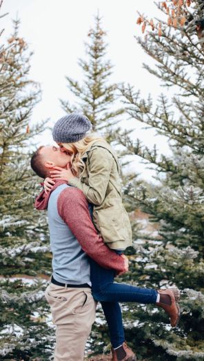 Here's some of the best Christmas gift ideas for newlyweds!