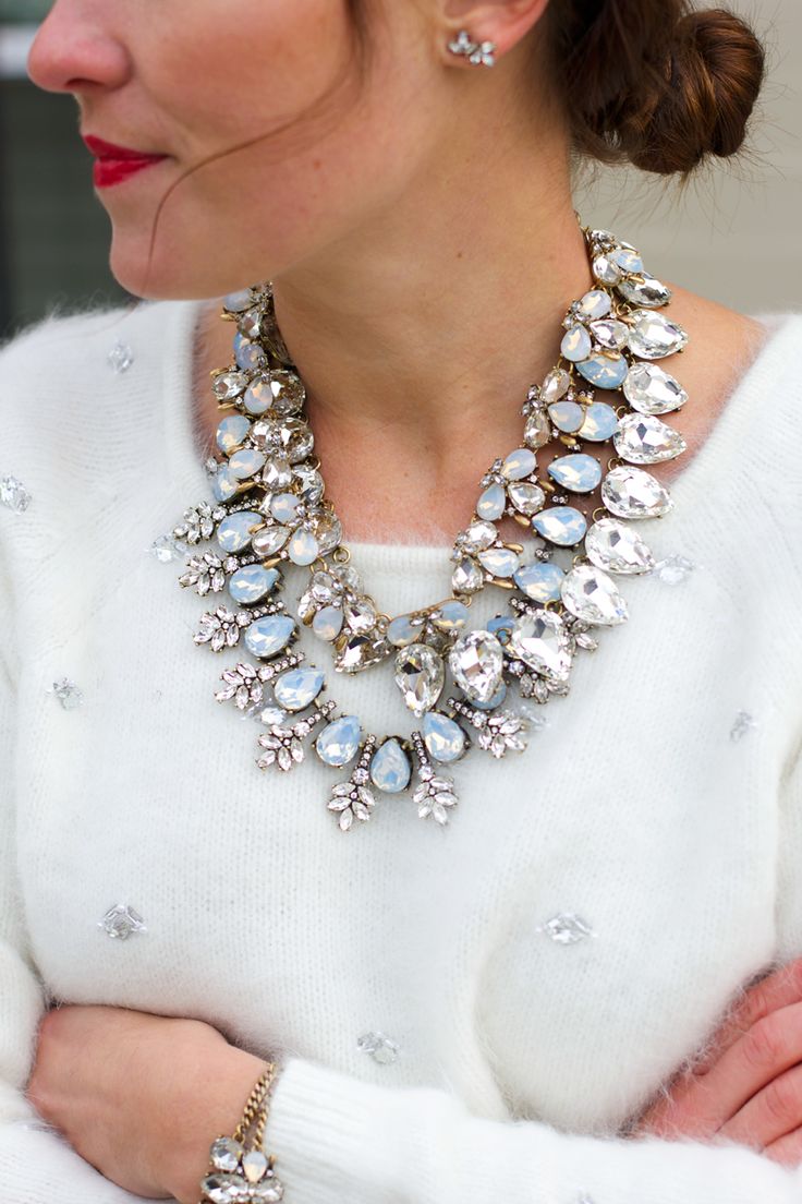 Sparkly bib necklace