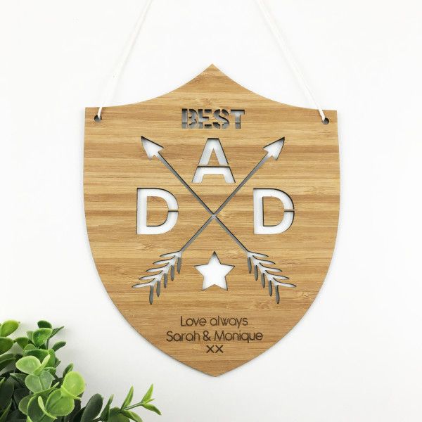 Best dad personalised shield bamboo wall hanging