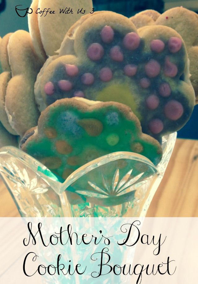 This Mother's Day Cookie Bouquet is a fun mother's day treat & craft all...
