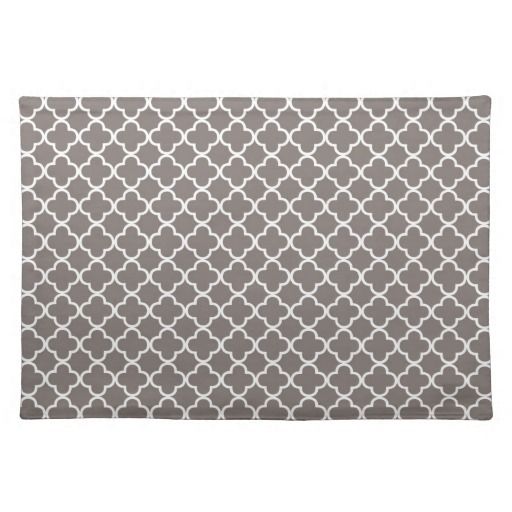 Gray Quatrefoil Clover Pattern Placemat
