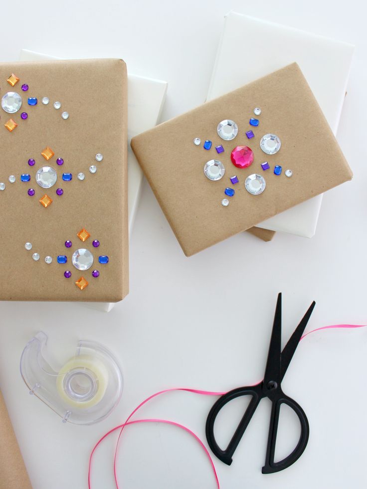 As promised, I have another gift wrapping idea for you today. You saw my geometr...