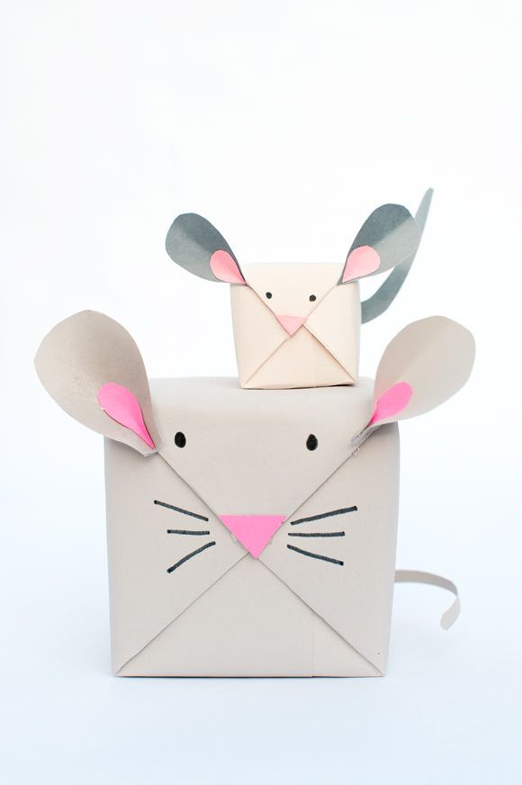 #DIY Holiday Mouse Gift Wrap
