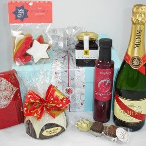 Corporate Gifts  : Christmas Corporate Gift ideas.  Gift Box includes;  Mumm Cha...