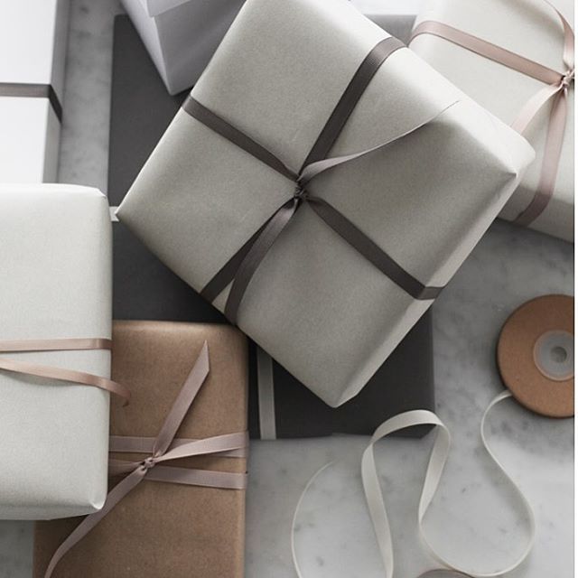 Gift wrapping ideas up on the blog./ #frommetoyou #elisabethheierno