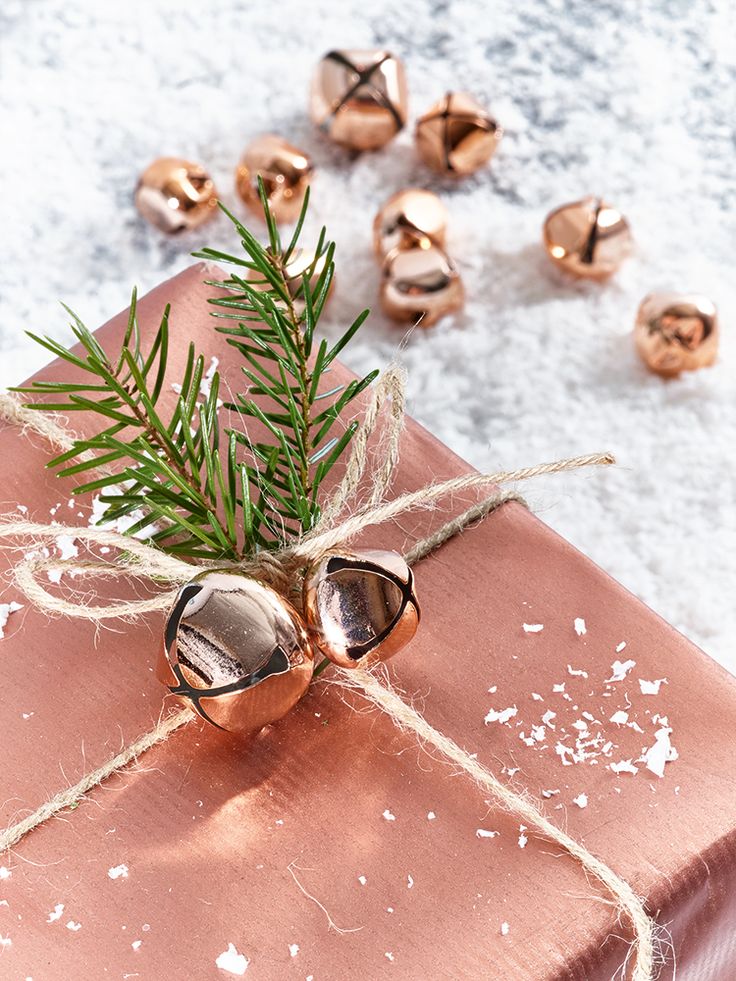 Jingle all the way with our barrel full of copper coloured round bells. Each bar...