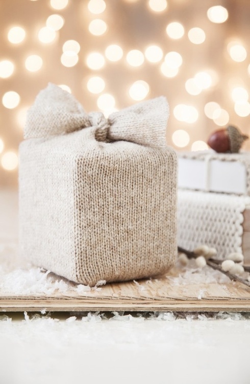 Knitted gift wrap! ♥