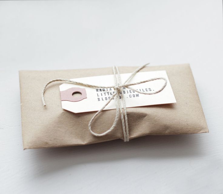 #giftidea #wrapping simple - brown kraft paper, twine & luggage tag