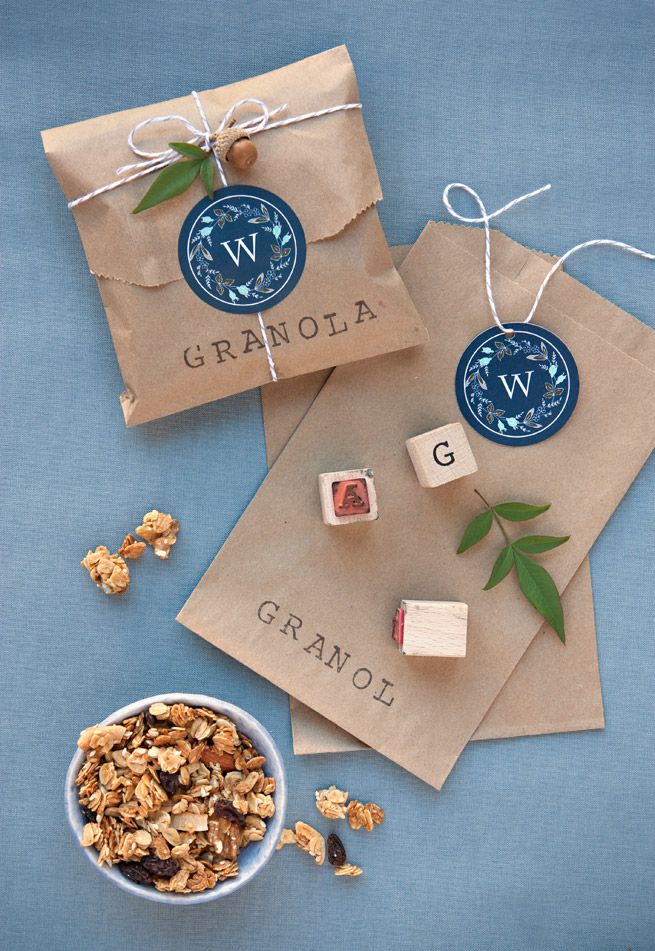 Granola Wedding Favor Packages: I thought this was a lovely way to package up fa...