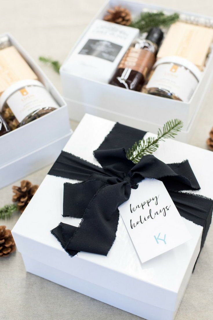 HOLIDAY CLIENT GIFT BOX// White and brown gender neutral client holiday gift box...