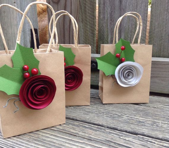 Kraft gift bags. Shabby chic. Paper flowers. Gift bags. YOUR COLORS. Holiday gif...