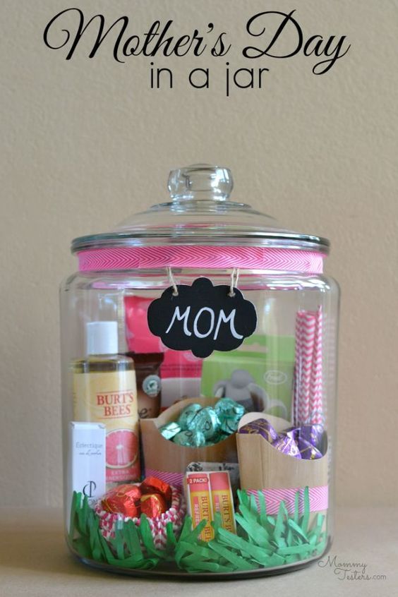 DIY Mother's Day gift ideas your Mom will keep forever. Cool gift sets, handmade...