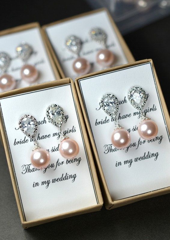 Cute bridesmaid gift ideas she will LOVE! #bridesmaid #wedding #bridesmaidgifts ...