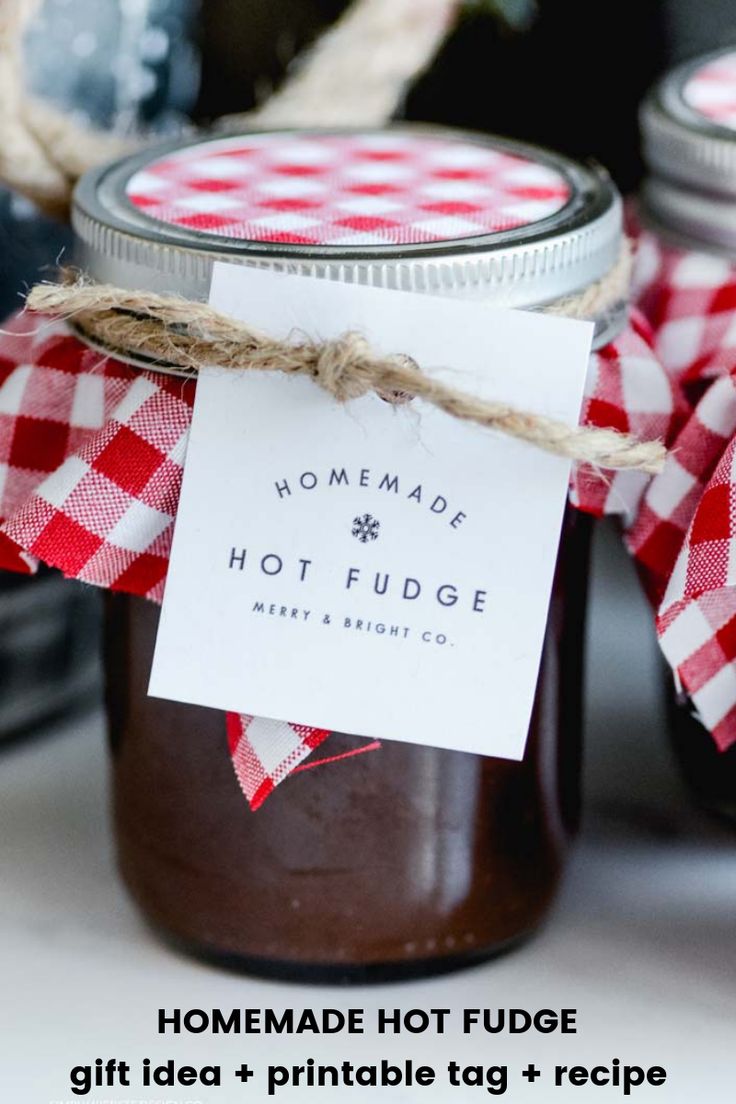 Homemade Hot Fudge | Printable Tag | Christmas Gift Idea #homemade #homemadegift...