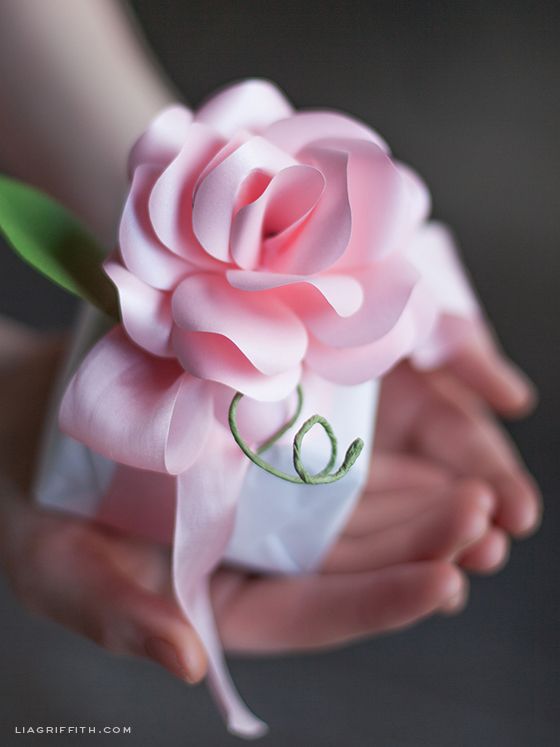 Paper Rose Gift Topper