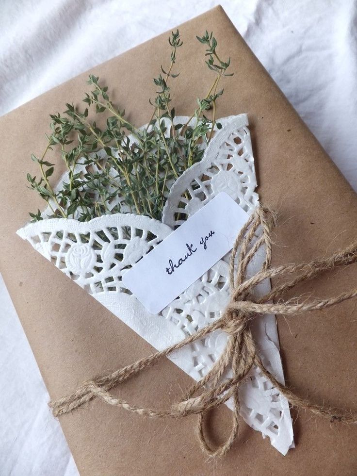 Simple Wrapping with Herbs and Paper Doilies