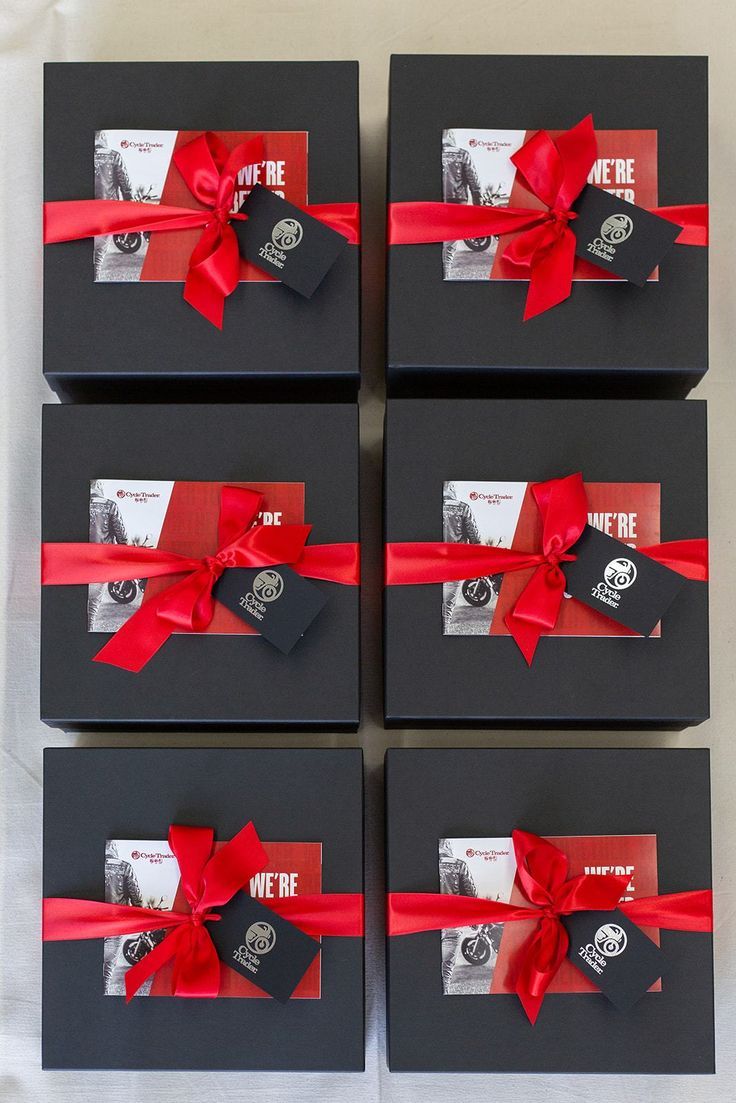 CLIENT GIFTS// Black and red Trader Interactive custom curated client appreciati...