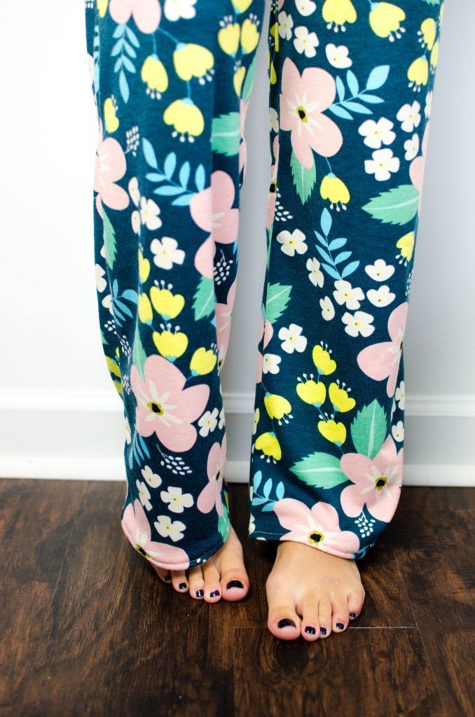 How to Sew Pajama Pants - you won't need a pattern for this beginner sewing ...