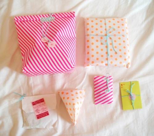 Petits cadeaux fluo - Neon wrapping