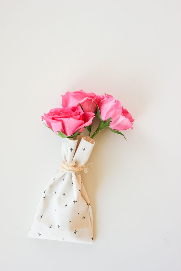 Sweet way to wrap a bouquet