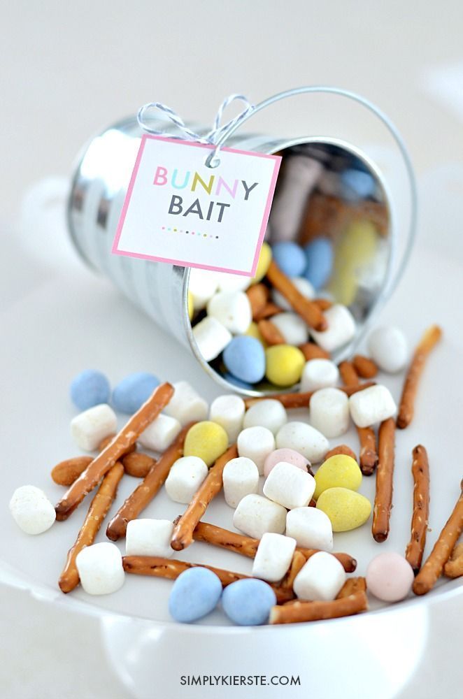 A yummy and easy trail mix that's perfect for spring & Easter, Bunny Bait is fun...
