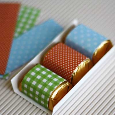 #DIY tip: Wrap pieces of chocolate in decorative paper for a sweet party favor!