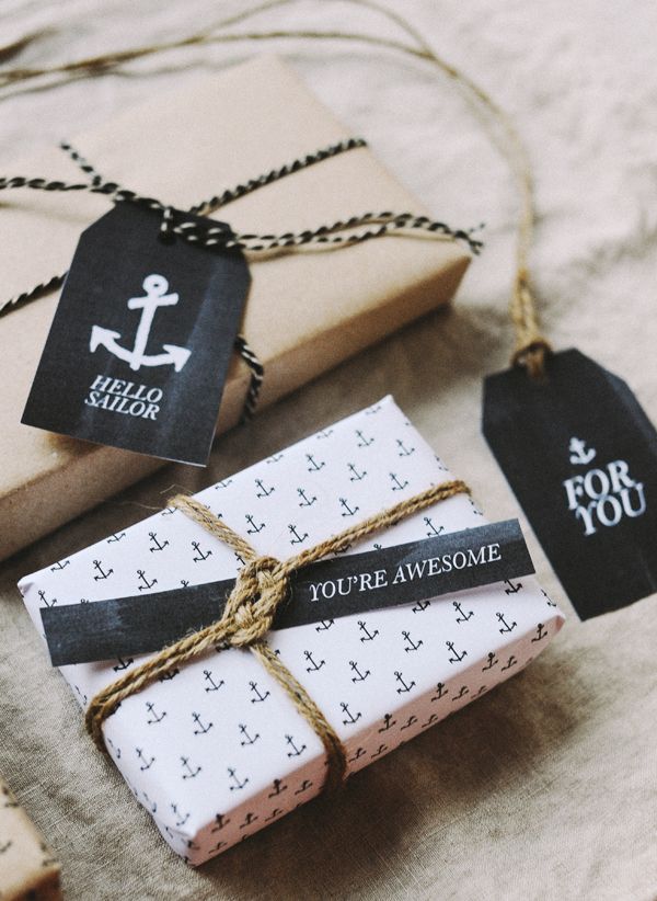 Free printable anchor wrapping paper & gift tags by Hey Look