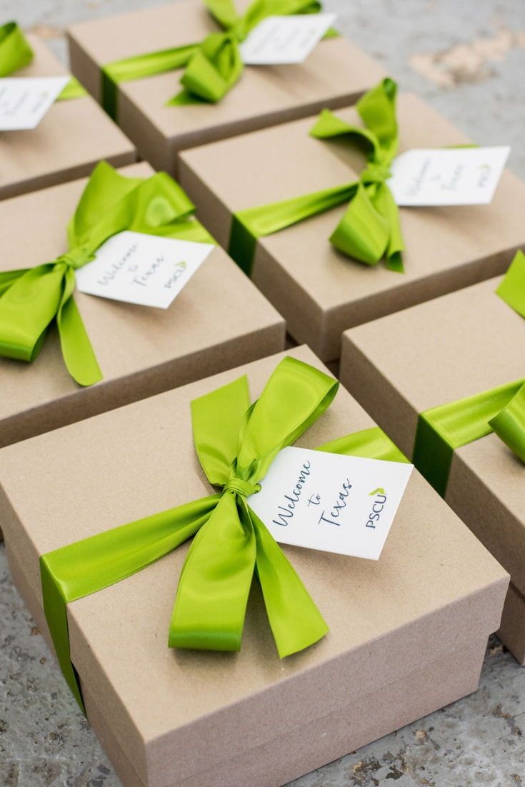 CORPORATE EVENT GIFTS// Kraft and green corporate event gifts with company logo ...
