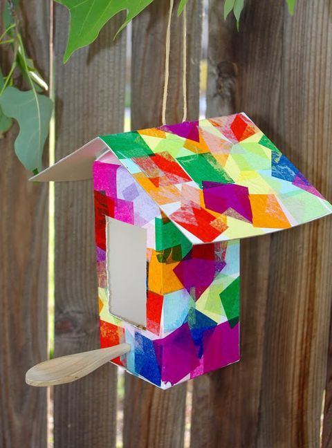 If Mom loves to spend her days outside, she'll adore this DIY bird feeder as a M...