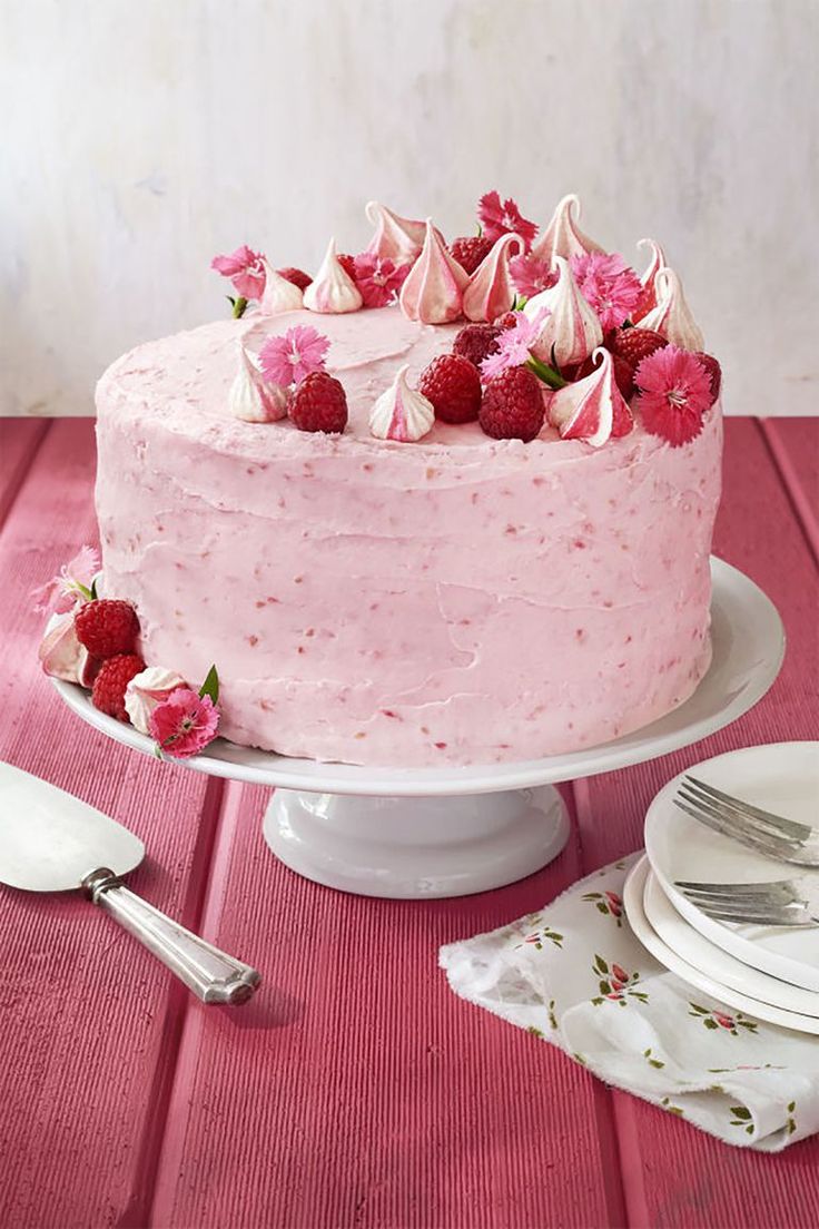 Make Mom a dessert (almost) as gorgeous as she is on Mother's Day with this rasp...
