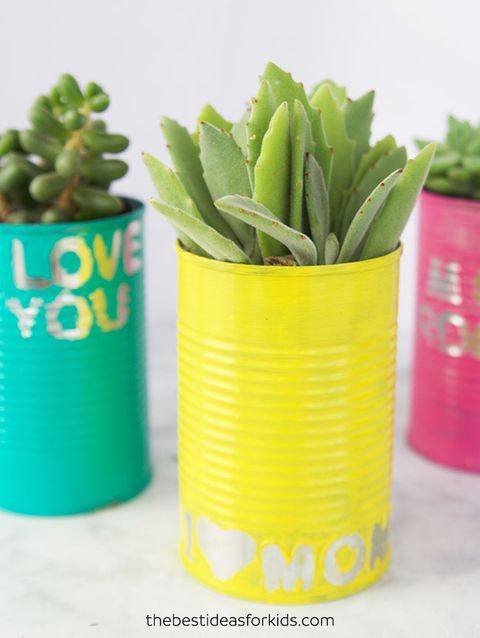 This min planters make an absolutely adorable Mother's Day gift.   #holiday #mot...