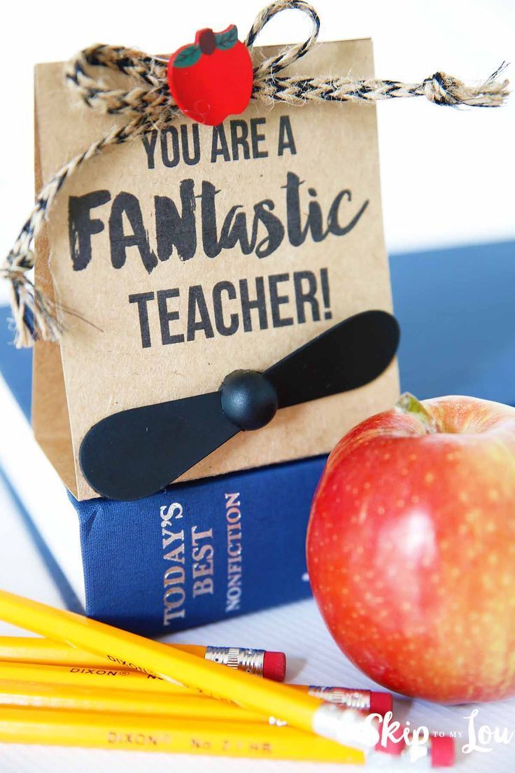 FANtastic phone fan teacher gift idea with free printable tag