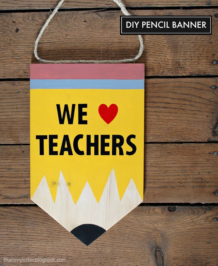 Here is a tutorial for a darling DIY Pencil Banner. Wouldn't this look cute ...