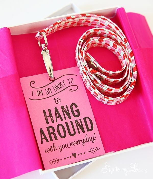 How to make a lanyard. This handmade gift idea is perfect for a teacher gift.
