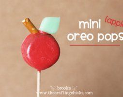Mini Oreo Apple Pops {teacher appreciation}