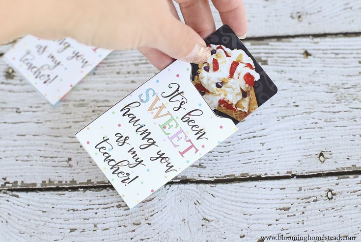 free printable teacher gift idea: add in your own giftcard