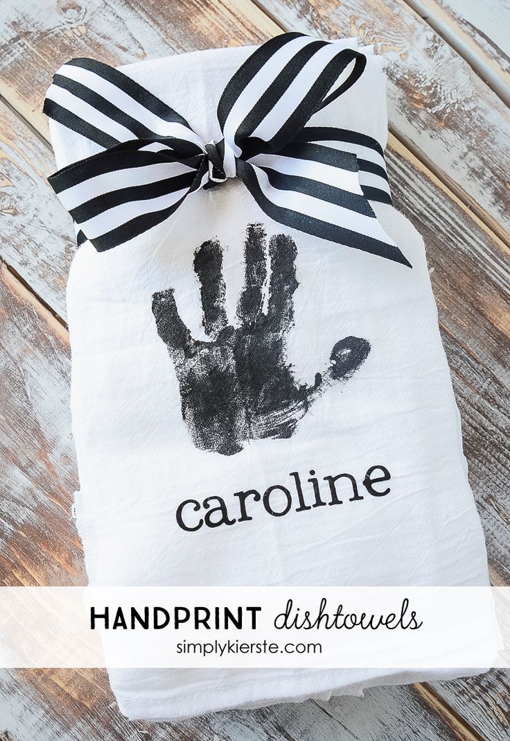 Handprint Dishtowels are so easy and adorable, and perfect Mother's Day gifts! T...