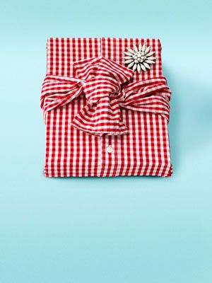 Smart! Wrap your #gift in a fun shirt -- blinged up with a brooch -- and you hav...