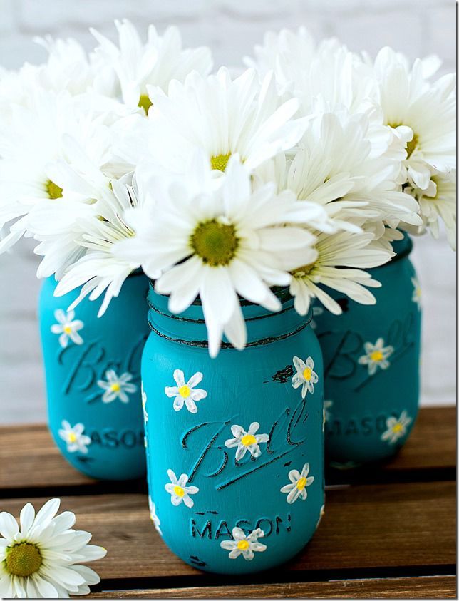 Mom will love these decorative mason jars filled with fresh flowers for Mother's...