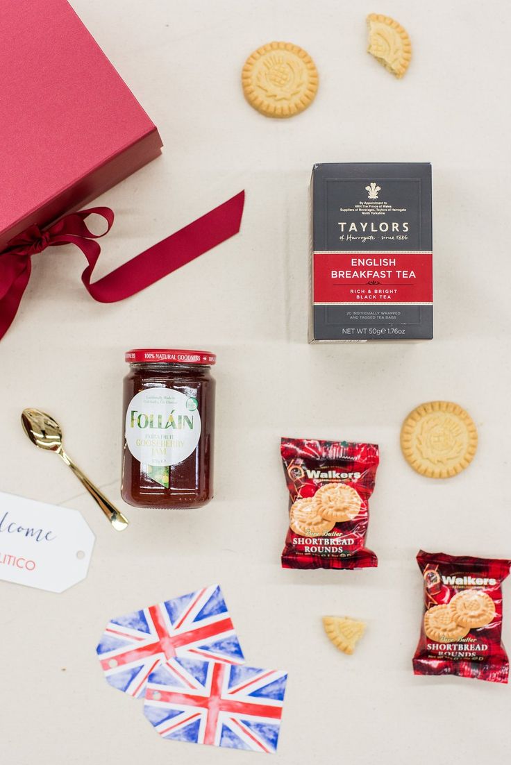 CORPORATE EVENT GIFTS//  UK inspired corporate gift boxes designed to welcome pr...